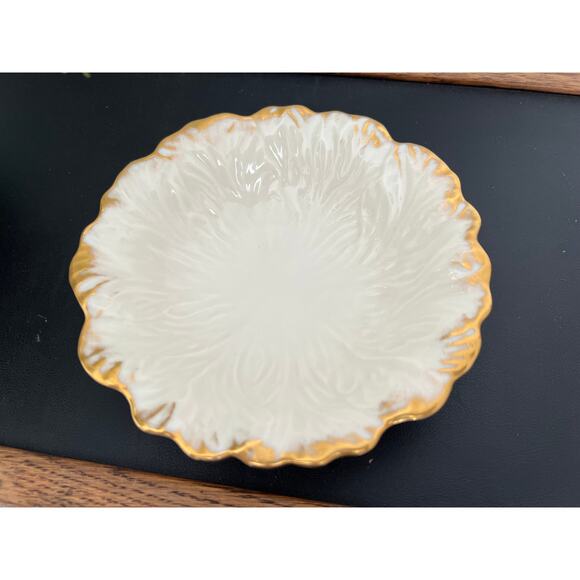 LENOX: Vintage Round Small Dish with Gold Detailing, Flower Petal Design - Picture 6 of 10